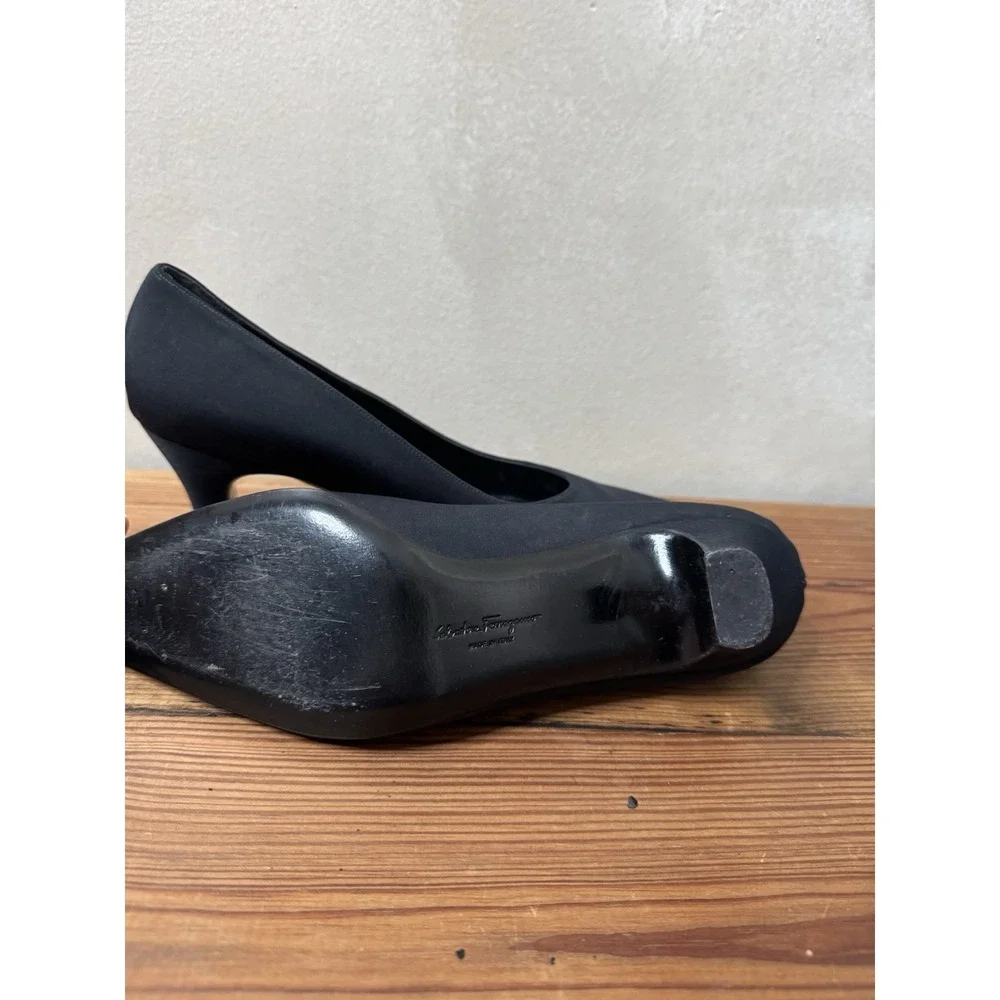 Salvatore Ferragamo Boutique Black Satin Kitten Heels Pumps Size 8 B Italy VTG